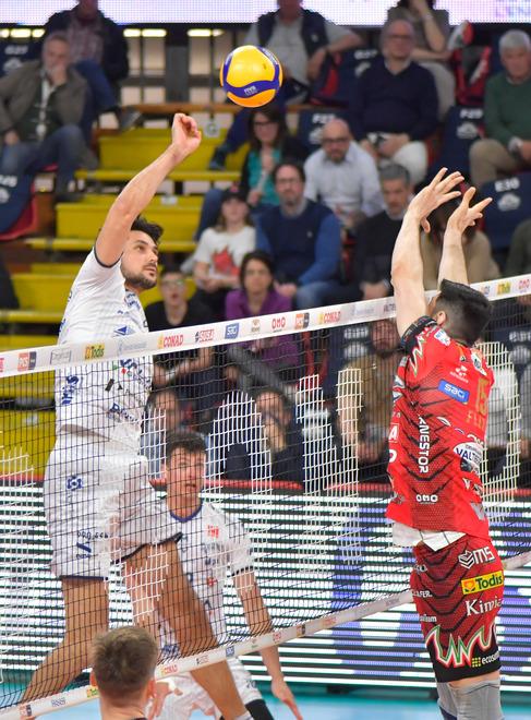 Modena volley, altro ko: demolito a muro 