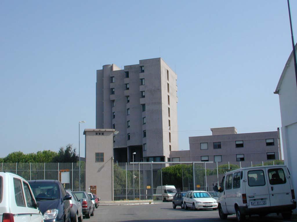 Rompe la mandibola al compagno di cella: a processo un giovane livornese