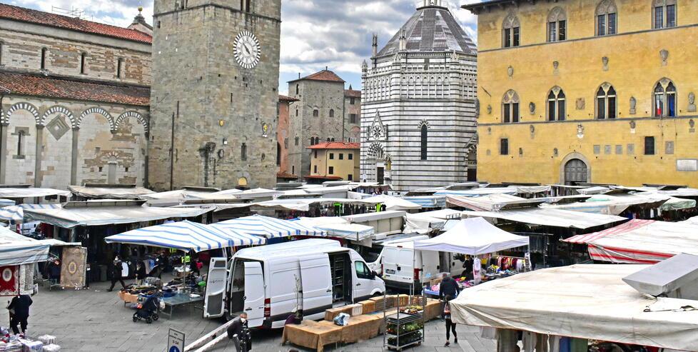 Suolo pubblico, i canoni salgono alle stelle e scatta la protesta degli ambulanti