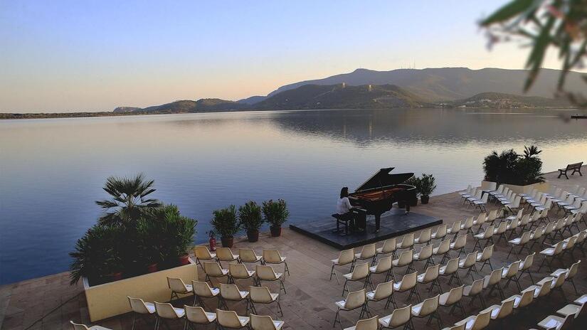 Orbetello, oltre 170 pianisti si sfidano a colpi di note in riva alla laguna: il programma