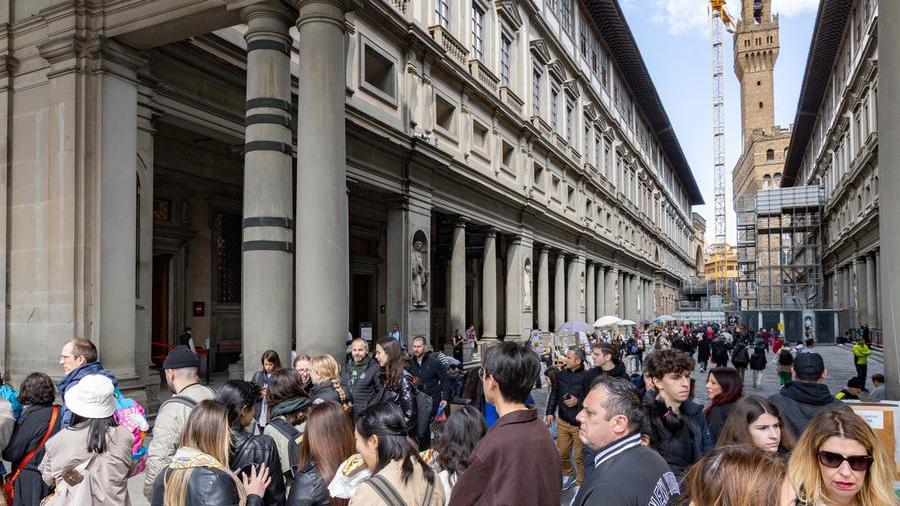 Uffizi, boom di visitatori nel ponte del 25 aprile: oltre 100mila persone alle Gallerie