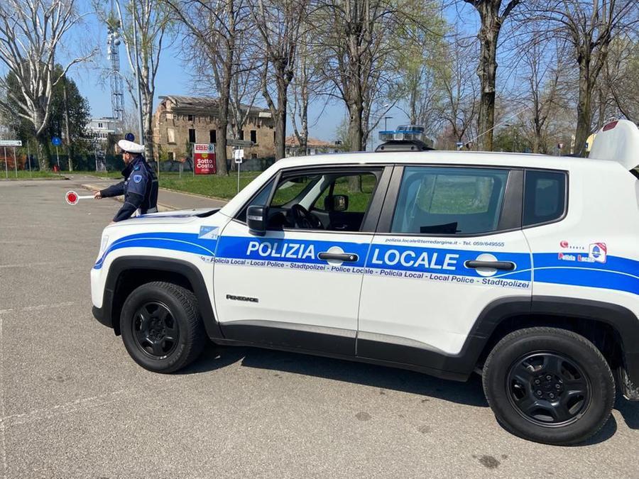 Carpi. Auto sequestrata, denuncia e sanzioni per oltre 16mila euro