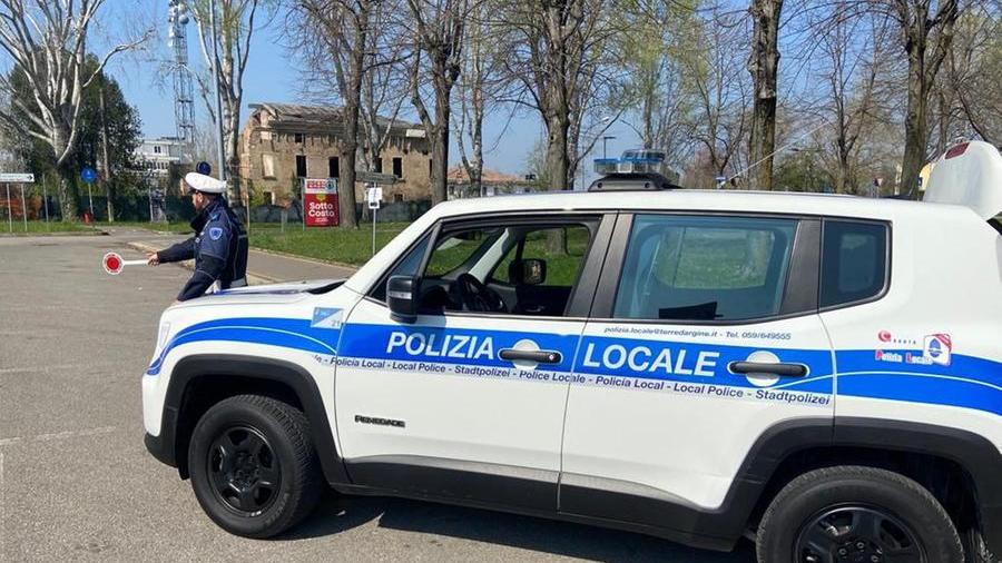 Carpi. Auto sequestrata, denuncia e sanzioni per oltre 16mila euro