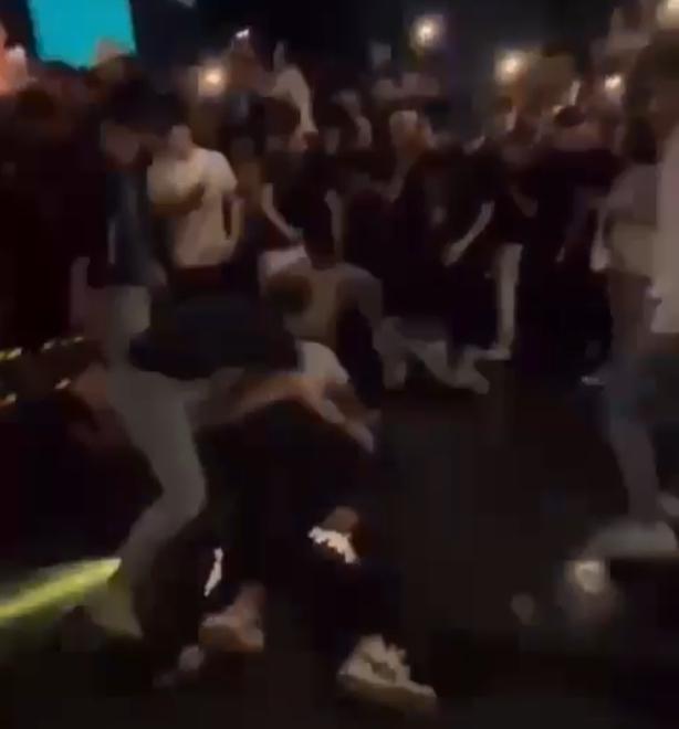 Modena La rissa al Nottetempio ripresa in un video choc 