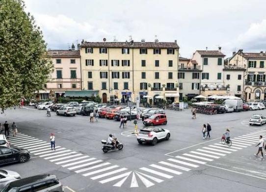Lucca, Santa Maria: cambia il progetto. Più posti auto per i residenti