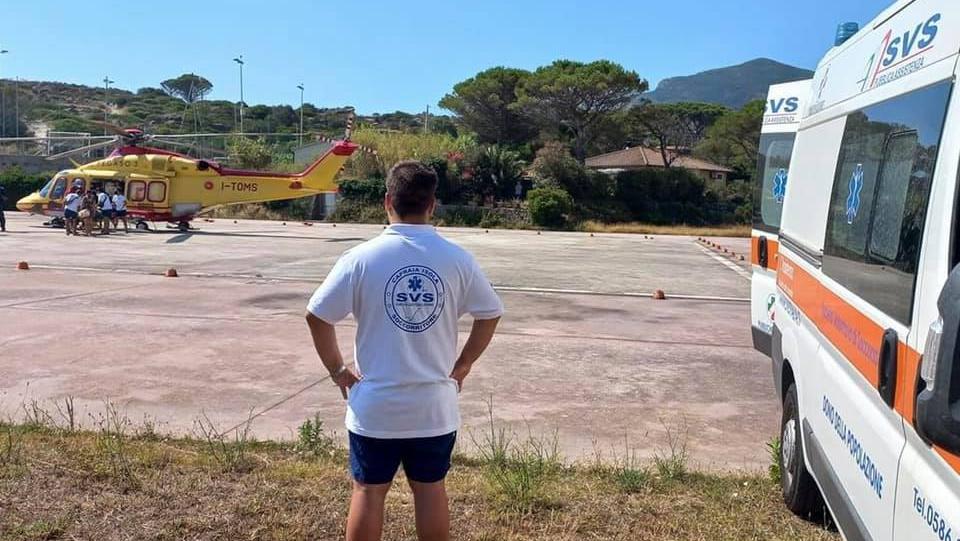 Soccorsa in elicottero dopo la caduta per le strade di Capraia