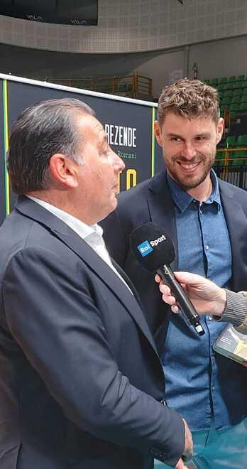 Modena volley. Bruno, che emozioni al PalaPanini «La mia vita in “Dal buio all’oro”»