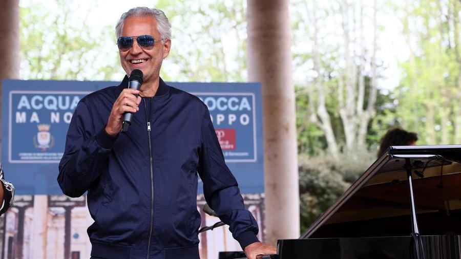 Andrea Bocelli canterà all’incoronazione di re Carlo III: «La canzone l’ha scelta lui, è “You’ll never walk alone”» – Video