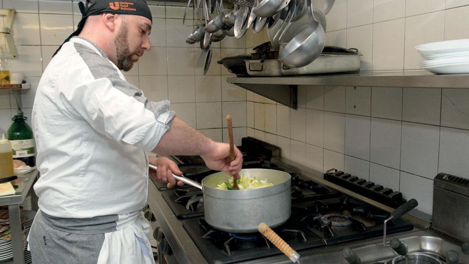 L’estate in Versilia porta quattromila posti di lavoro: 50 per cento di assunzioni in più nel turismo