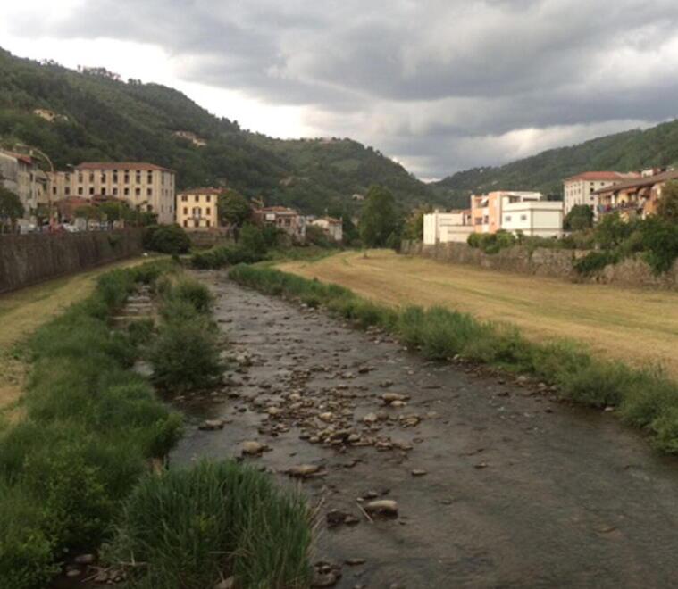 Pescia, una centrale idroelettrica sul fiume: il no dei residenti di via della Torre