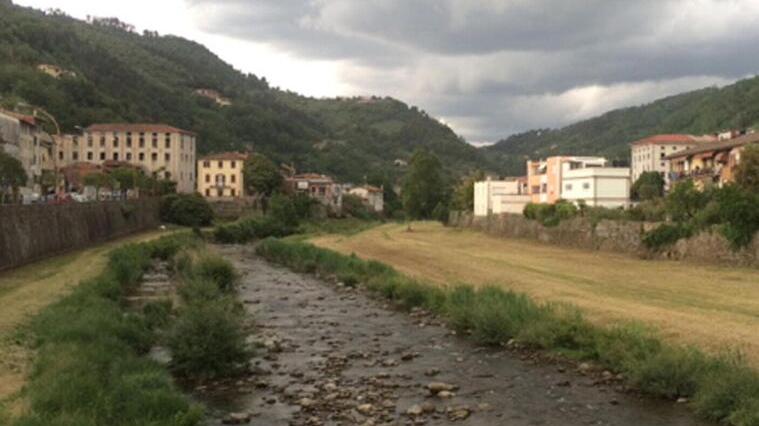Pescia, una centrale idroelettrica sul fiume: il no dei residenti di via della Torre