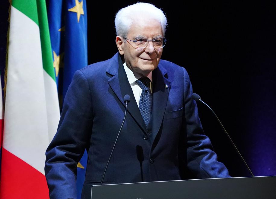 Mattarella fra i lavoratori
