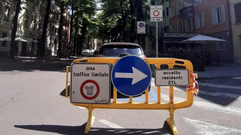 La nuova Ztl in corso Garibaldi non piace nemmeno a Ligabue