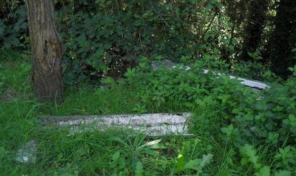 Lastre di eternit abbandonate a S. Baronto