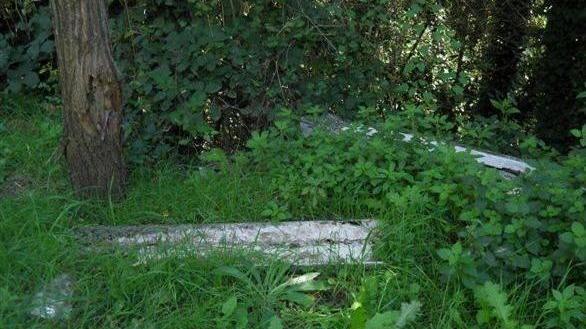 Lastre di eternit abbandonate a S. Baronto