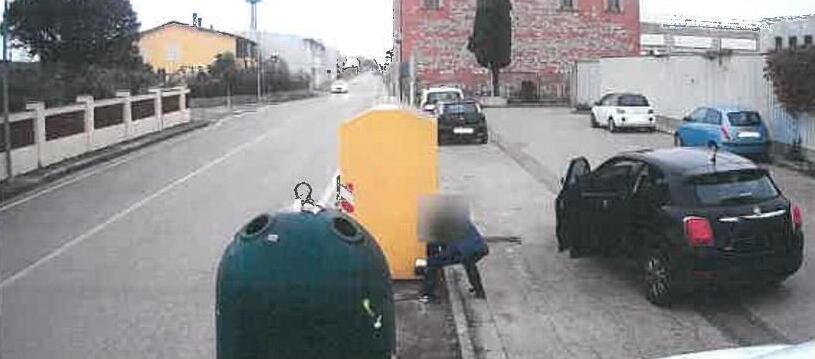Carpi Sette nuove fototrappole contro gli incivili dei rifiuti 