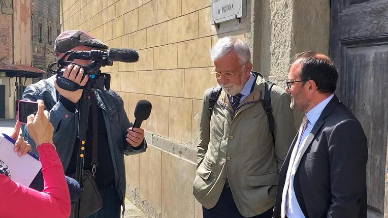 Gli avvocati Andrea Niccolai e Fabio Celli ieri all’uscita dal tribunale