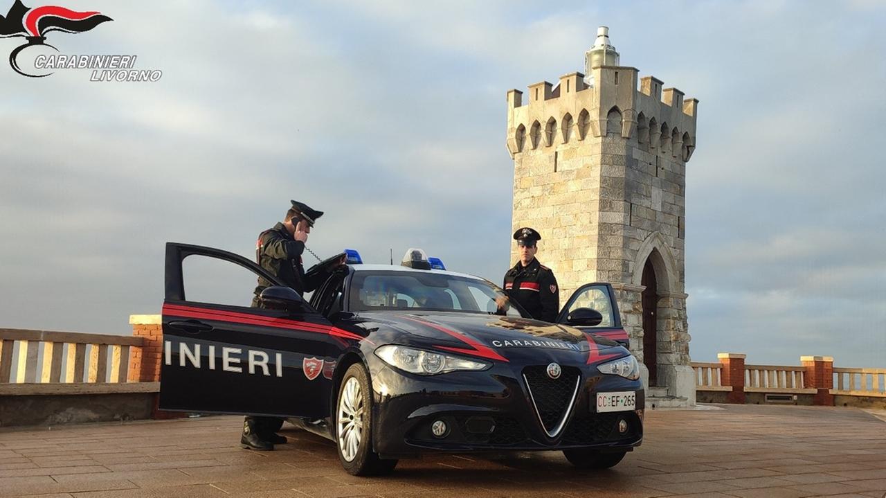 La coppia di presunti truffatori è stata individuata e denunciata dai carabinieri di Piombino che hanno ricostruito i movimenti dei due anche grazie al prezioso aiuto delle telecamere di videosorveglianza pubbliche e alla conoscenza del territorio di competenza