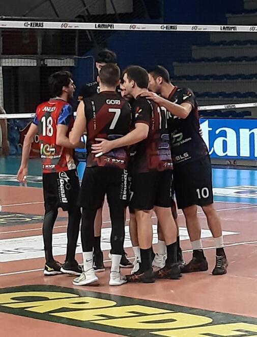 Dopo un time out si torna in campo per andarsi a prendere la vittoria