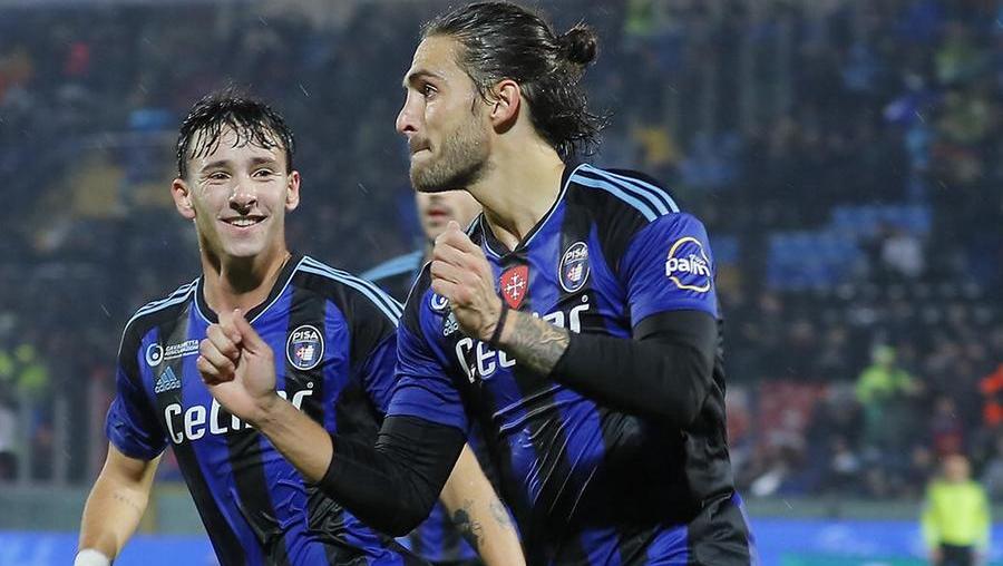 L’esultanza di Torregrossa e Lisandru Tramoni all’andata: vittoria per 2-0