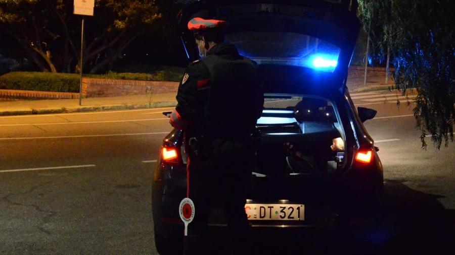 Gonnesa, sperona l’auto dei carabinieri e scappa: arrestato