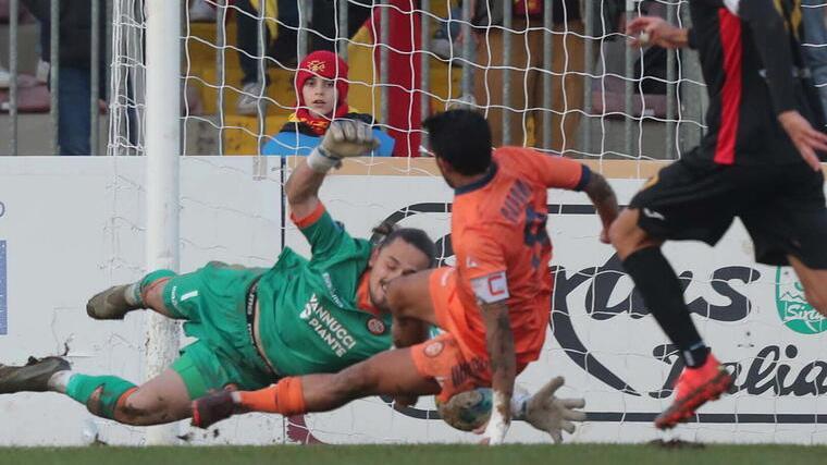 Un’azione della partita sul campo del Ravenna