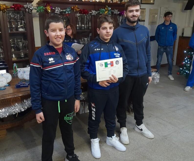 Alcuni degli atleti del Tiro a segno Pescia che sono saliti sul podio nella gara regionale federale di Siena