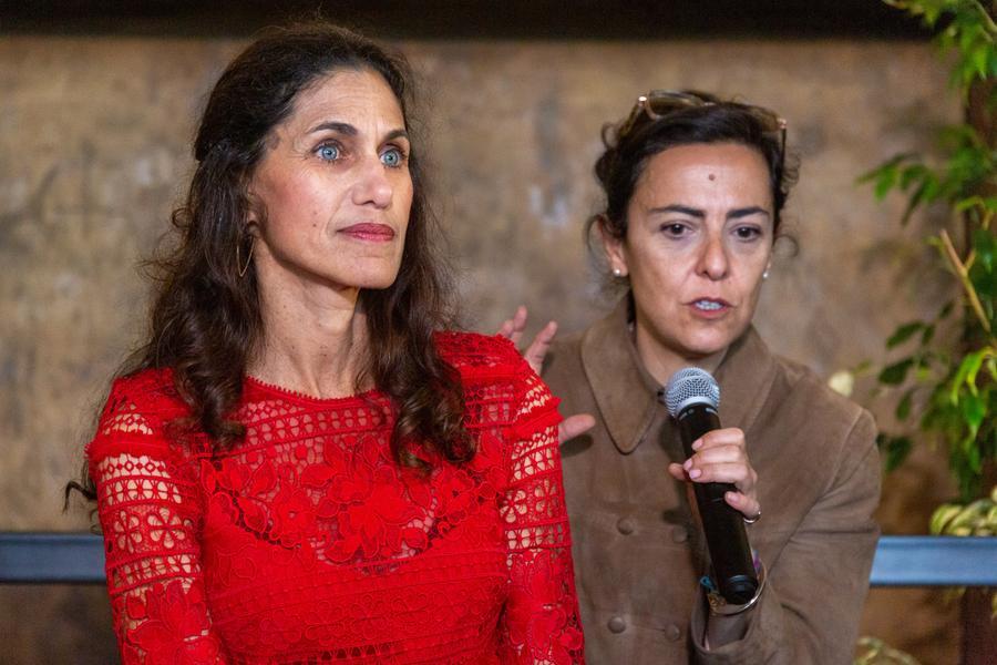 
	A sinistra Hope Carrasquilla

