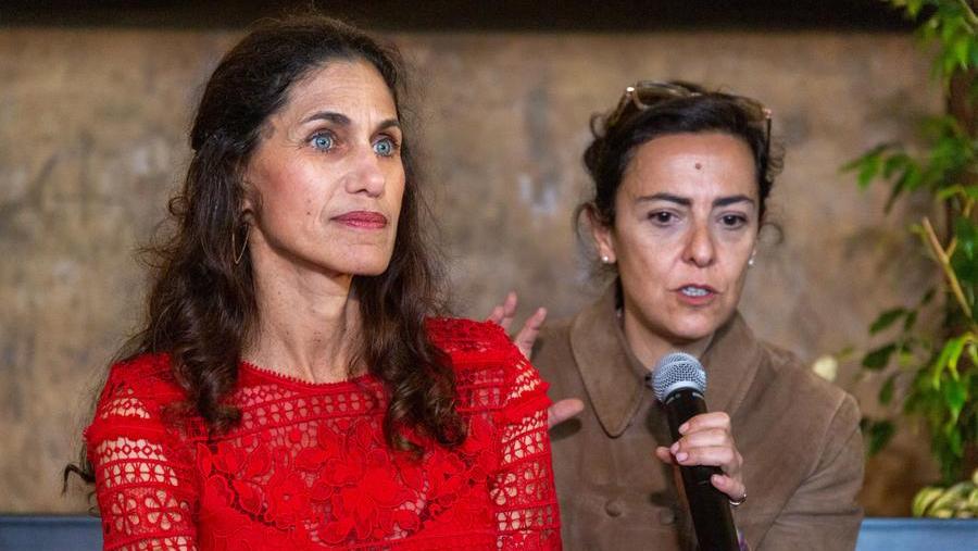 A sinistra Hope Carrasquilla