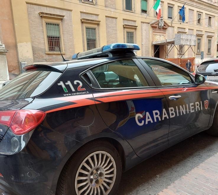 Ladre arrestate a Castelfranco per razzia di bambole e carte dei Pokémon 