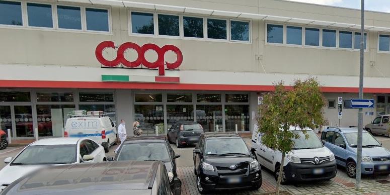 Spilamberto. Ruba la spesa e scappa col carrello Le commesse lo inseguono invano 