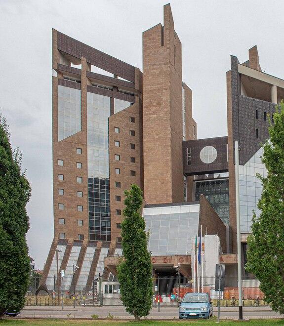 Sesto Fiorentino, raggiro alla ricca ereditiera: geometra condannato al risarcimento