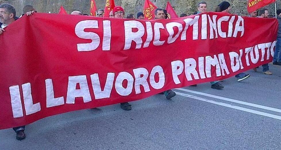 Primo Maggio, in Versilia gli omaggi a chi muore di lavoro e la preghiera dell’arcivescovo