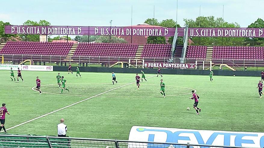 Il Pontedera si prepara allo storico playoff: la festa in città, le 6 reti al Perignano e “l’angoscia” della giustizia sportiva