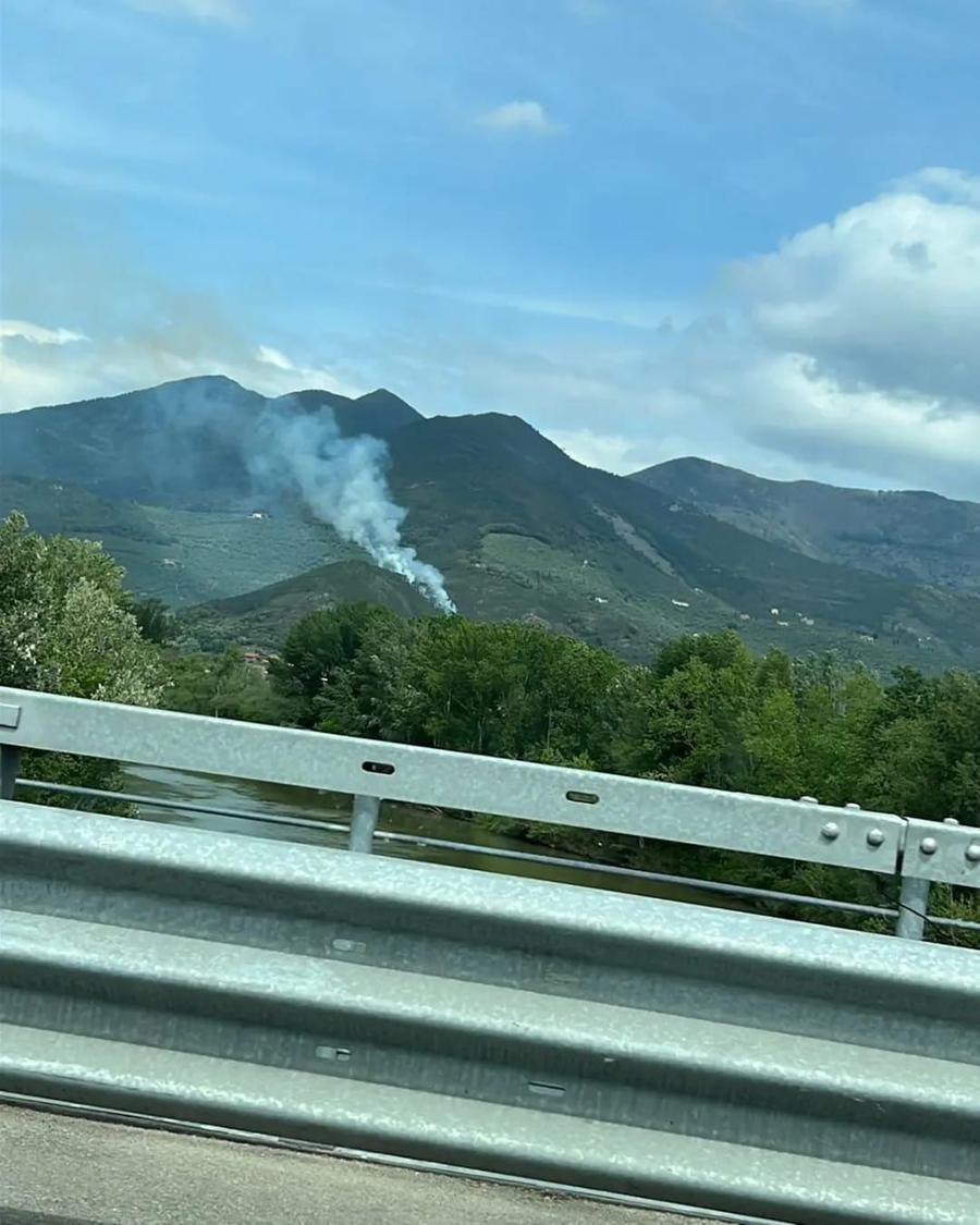 
	Il fumo visibile dalla strada

