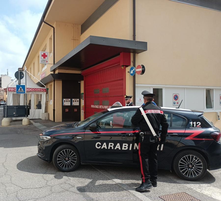 Cento, aggredisce medico al Pronto soccorso: arrestato