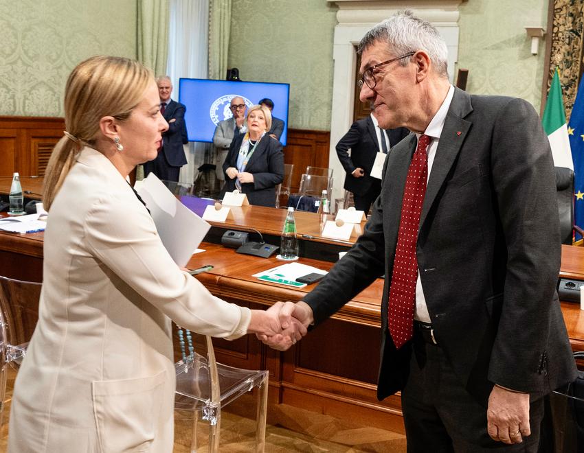 Decreto lavoro, Meloni corteggia i sindacati ma lo scontro è ancora totale