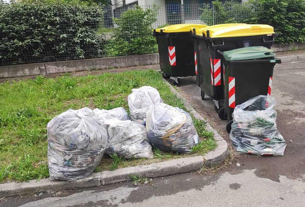 Carpi&nbsp; Zona autotrasportatori, schiaffo al degrado Raccolti oltre 550 pezzi di vetro e 100 sacchi 