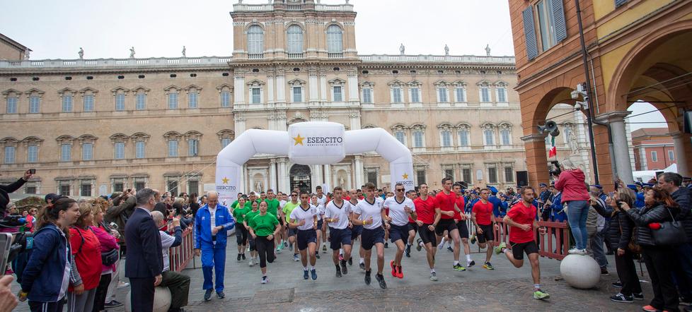 Modena corre con l’Accademia In tremila per l’evento benefico