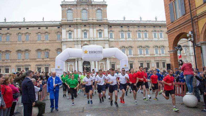 Modena corre con l’Accademia In tremila per l’evento benefico