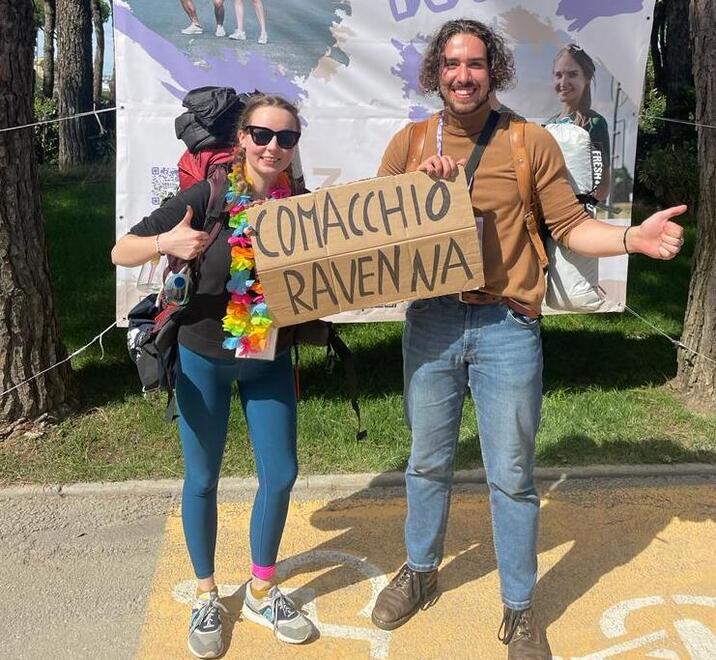Lido Scacchi, in 600 da Cracovia in autostop hanno piantato le tende al Florenz