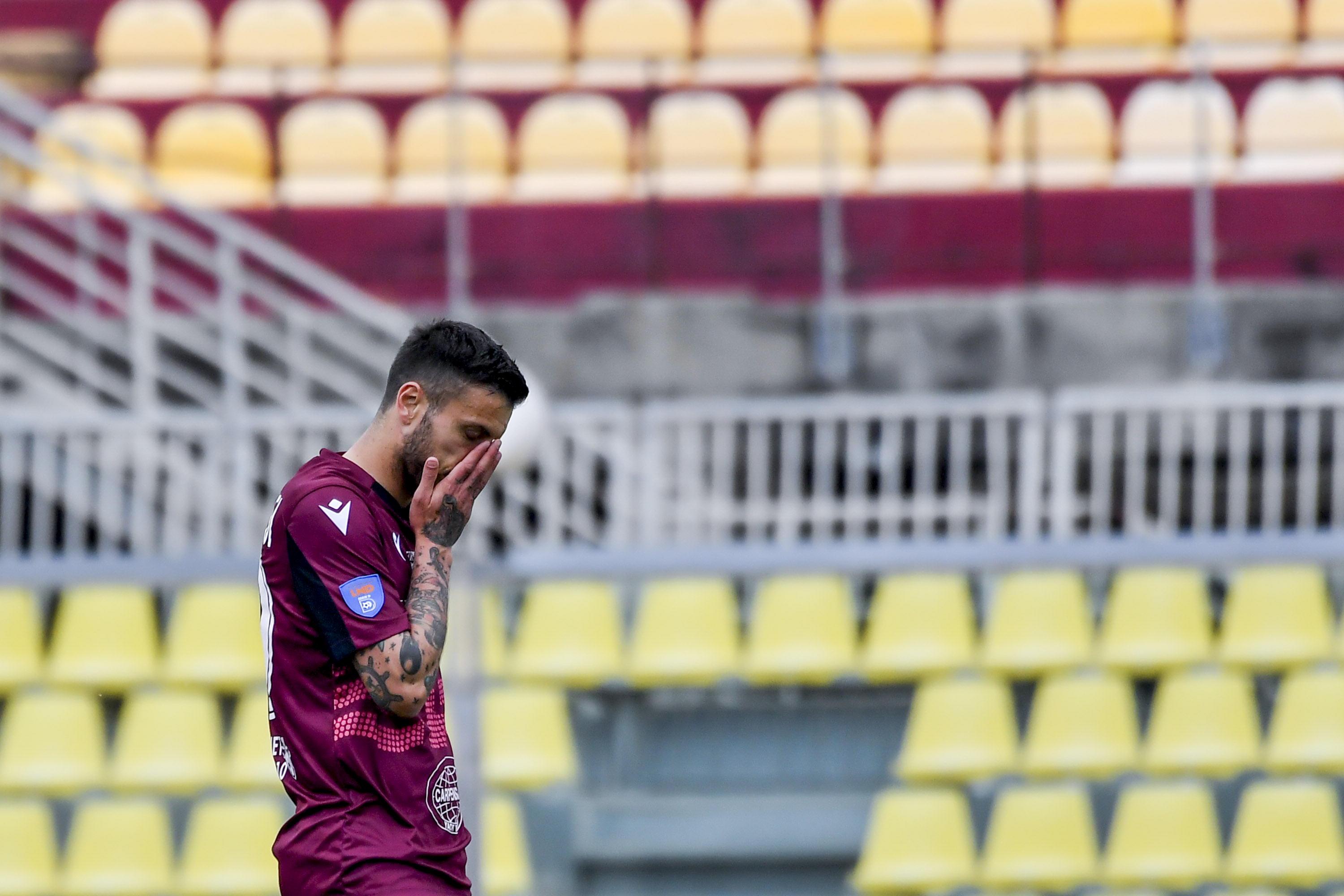 Livorno ko contro l’Orvietana, lo stadio grida: «Vergogna»