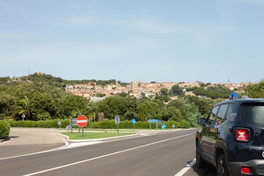 Aglientu, identificati i turisti vandali di Monti Russu: multa salata per il tour in moto sulla spiaggia