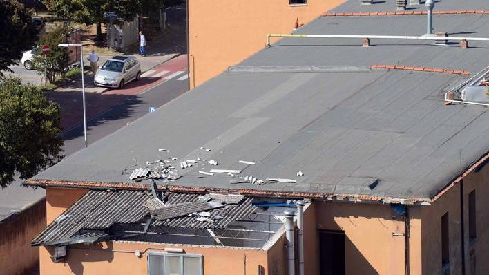 Tetti d’amianto sbriciolati ex Crastan da bonificare