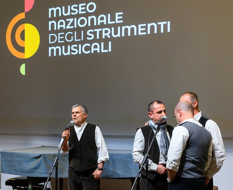 Roma in estasi per i tenores di Oniferi