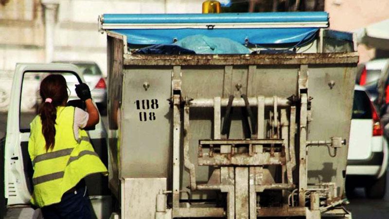 Rifiuti a Lucca, ecco quanto pagheremo: una stangata sulle attività
