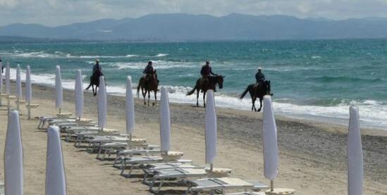 Piombino, stagione in anticipo: ai balneari l’idea piace