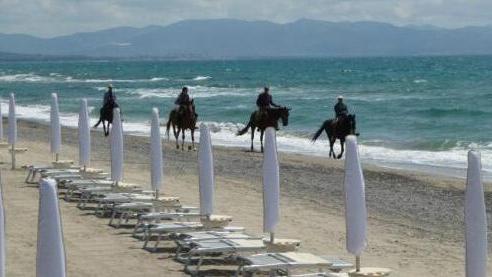 Piombino, stagione in anticipo: ai balneari l’idea piace
