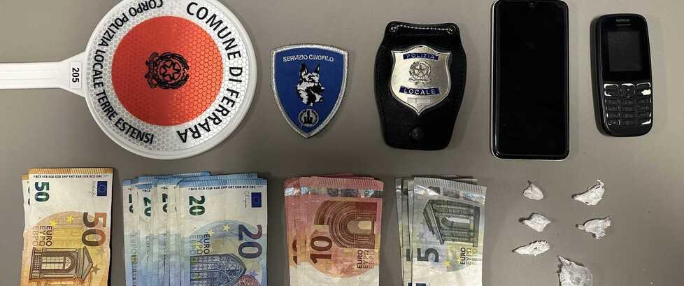 Ferrara, sorpreso a spacciare: arrestato