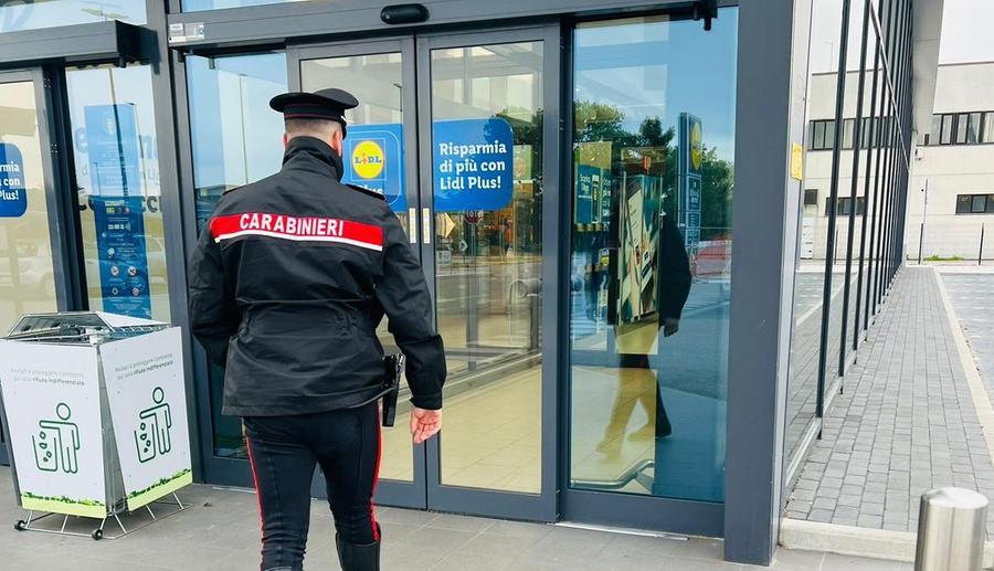 San Giuseppe, furti al Lidl e al D+: arrestato